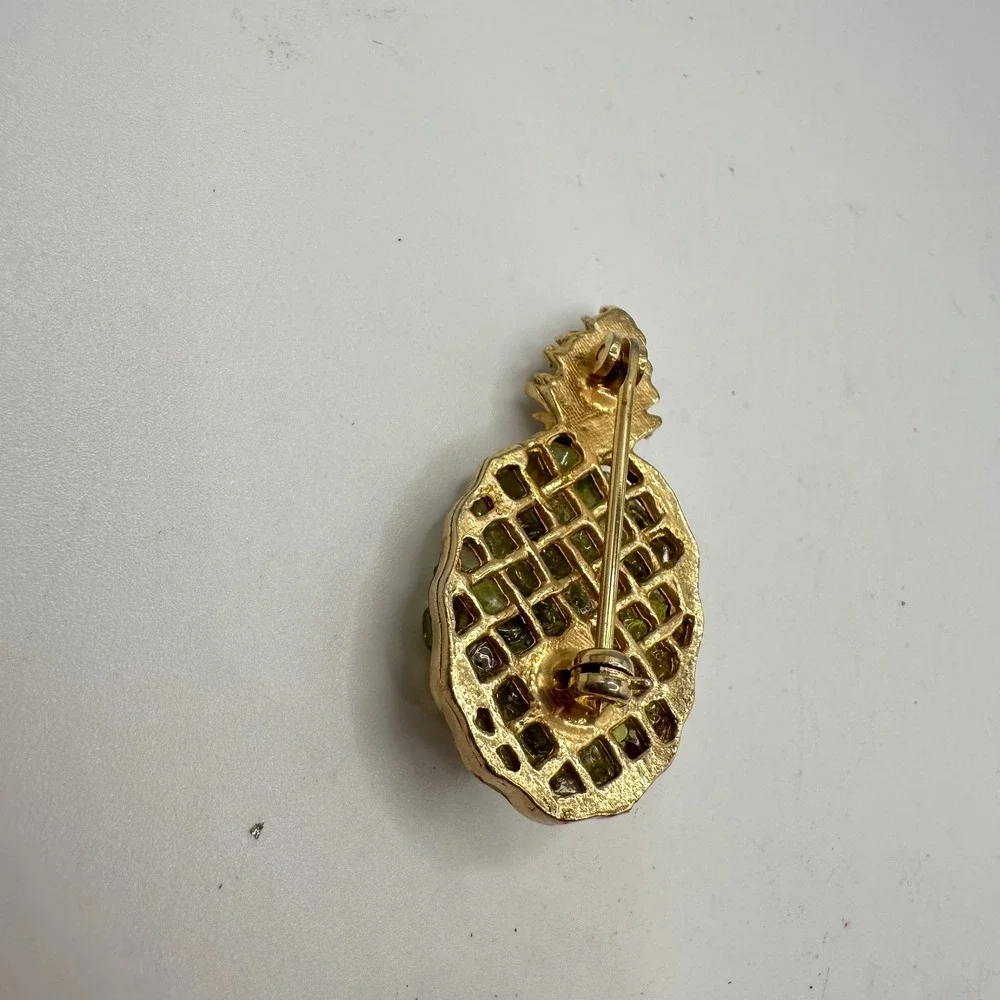 VTG MCM Pineapple Brooch Gold Tone Green Peridot Chip Stone Tropical Fruit Pin